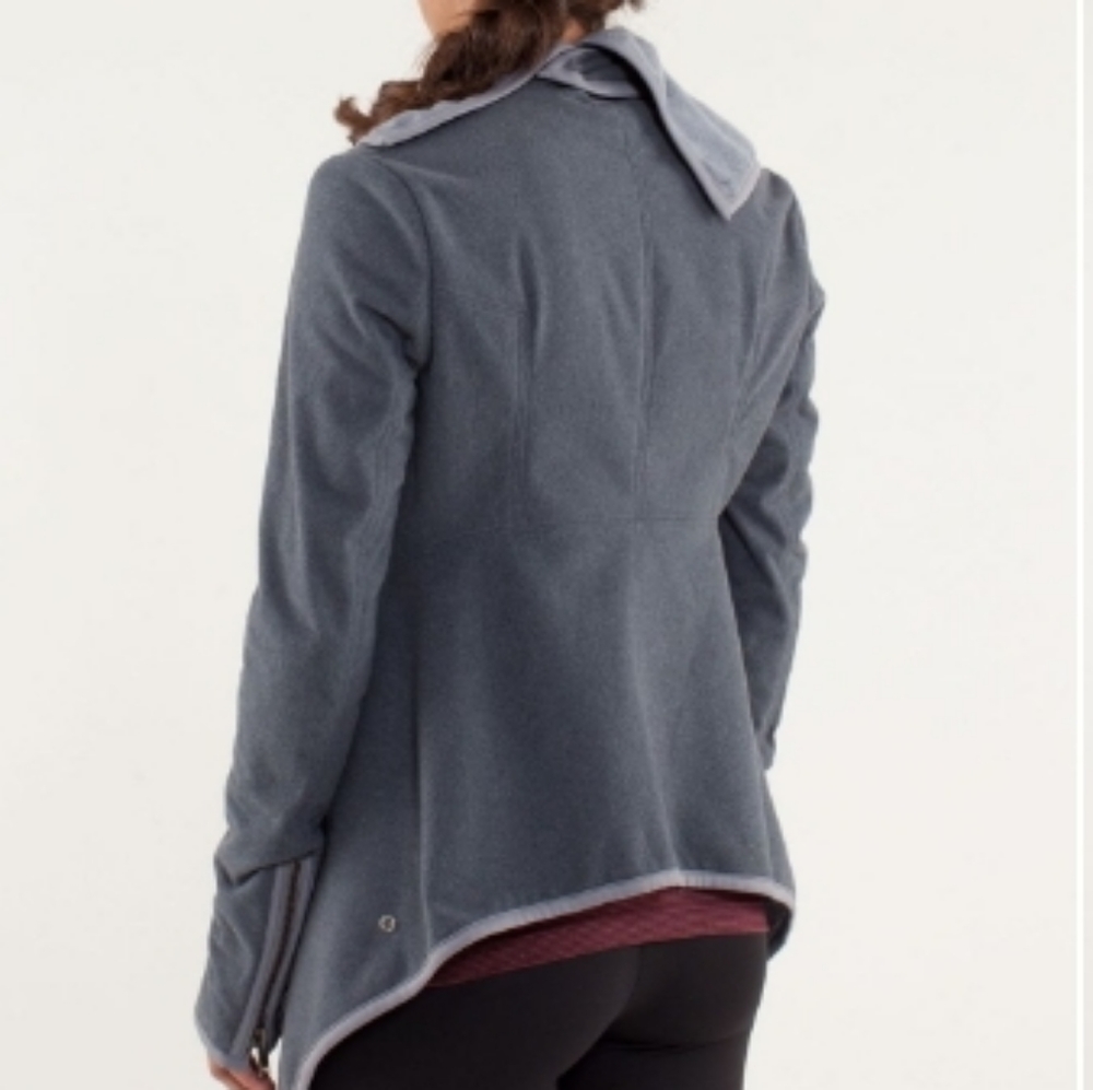 Lululemon Presence Of Mind Wrap 6/8 Small/Medium - Picture 2 of 13